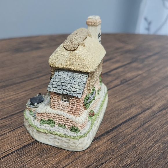 David Winter Cottages Birthstone Wishing Well With Box April Vintage Signed! VTG - Picture 5 of 8